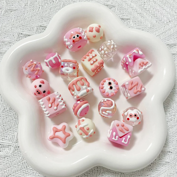 Maggie Fans Wholesale diy beads, pendants, silicone products, jewelry accessories