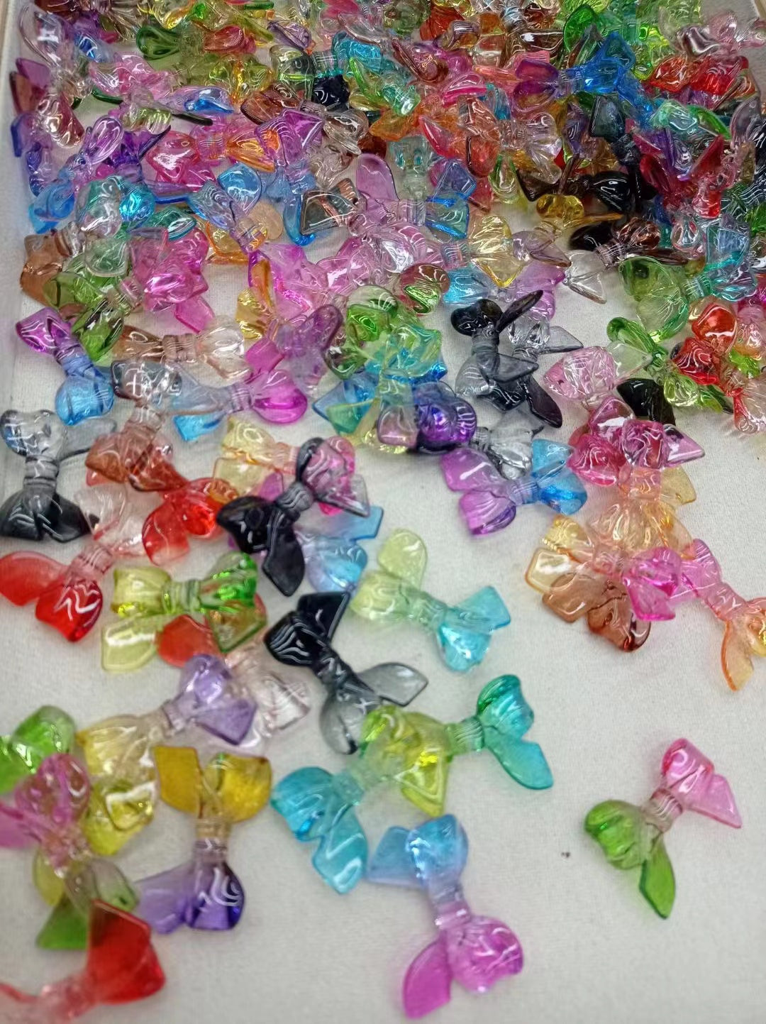 Acrylic Bow for diy.Acrylic plastic colored bow headwear hairpin patch, can be used for diy.