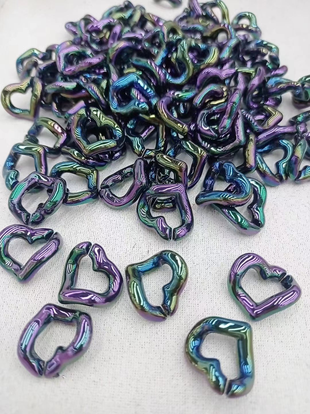 Acrylic heart chain for diy.Acrylic love chain seven-color Makaron color diy key chain mobile phone case chain.